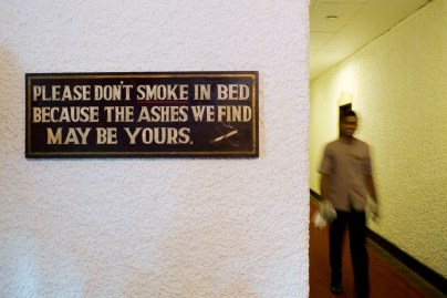 Sri-Lanka-Galle-Face_20120807-015716[1]