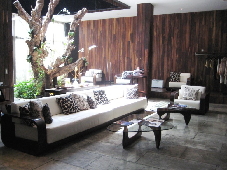 Sentosa Seminyak Spa lobby, luxury spa Bali, www.BarefootLuxe.net