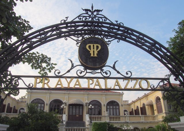 praya palazzo bangkok boutique hotel historic riverside