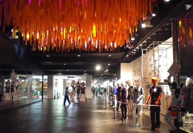 Siam Center Bangkok fashion shopping mall, www.BarefootLuxe.net