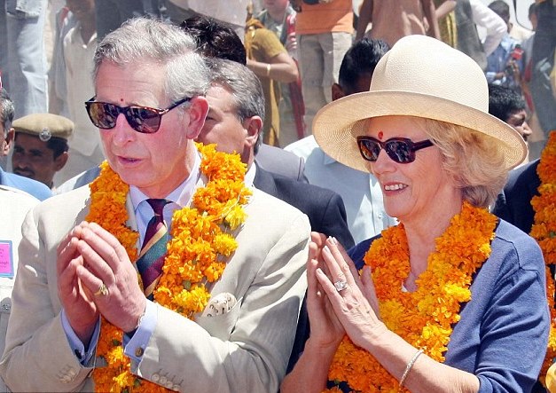 Charles Camilla rishikesh, www.barefootluxe.wordpress.com 