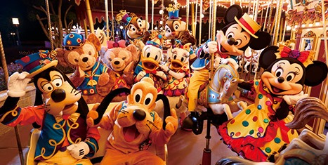 Hong Kong Disneyland, www.barefootluxe.wordpress.com