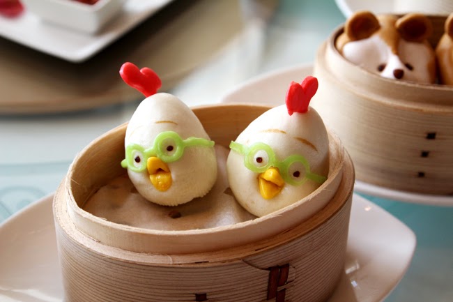 Hong Kong Disneyland, www.barefootluxe.wordpress.com