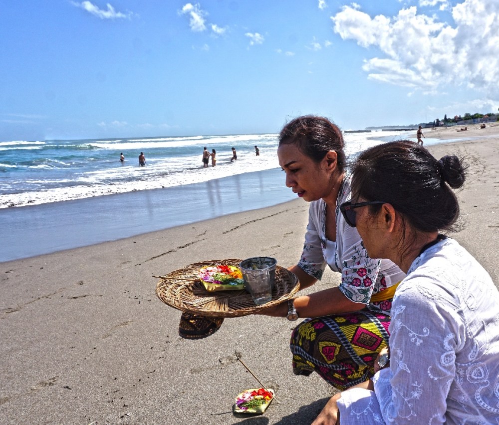 moon-massage-water-blessing-1