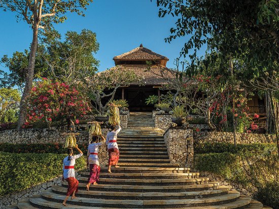 eeba723d437d45cf8678ca3ec4ca2c5b_r_550_4121