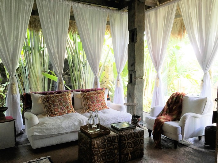 Stone House Bali, luxury boutique hotel Ubud Bali, www.BarefootLuxe.net