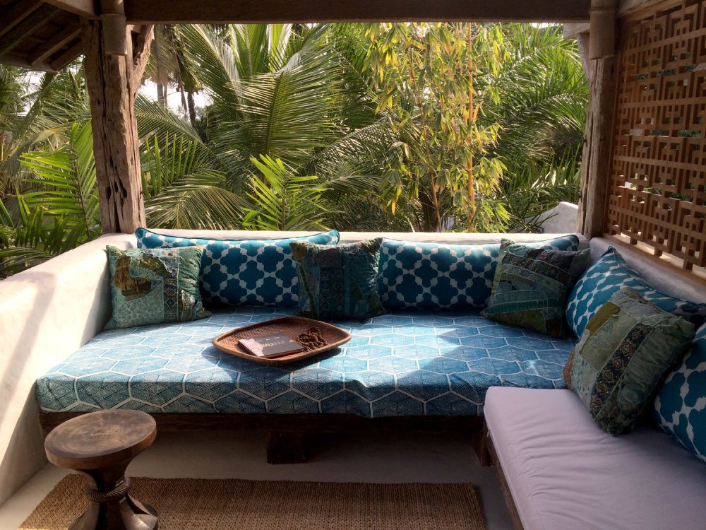 Stone House Bali, luxury boutique hotel Ubud Bali, www.BarefootLuxe.net