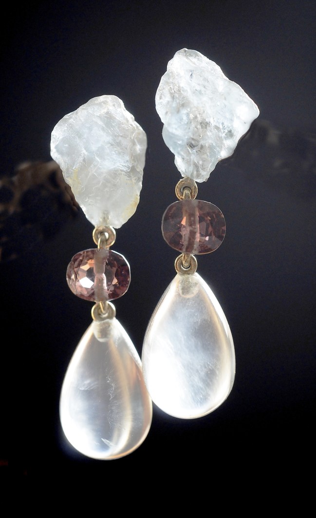 natural raw gemstone jewelery by Yang Riches Jewellery, luxury jewelry, www.BarefootLuxe.net