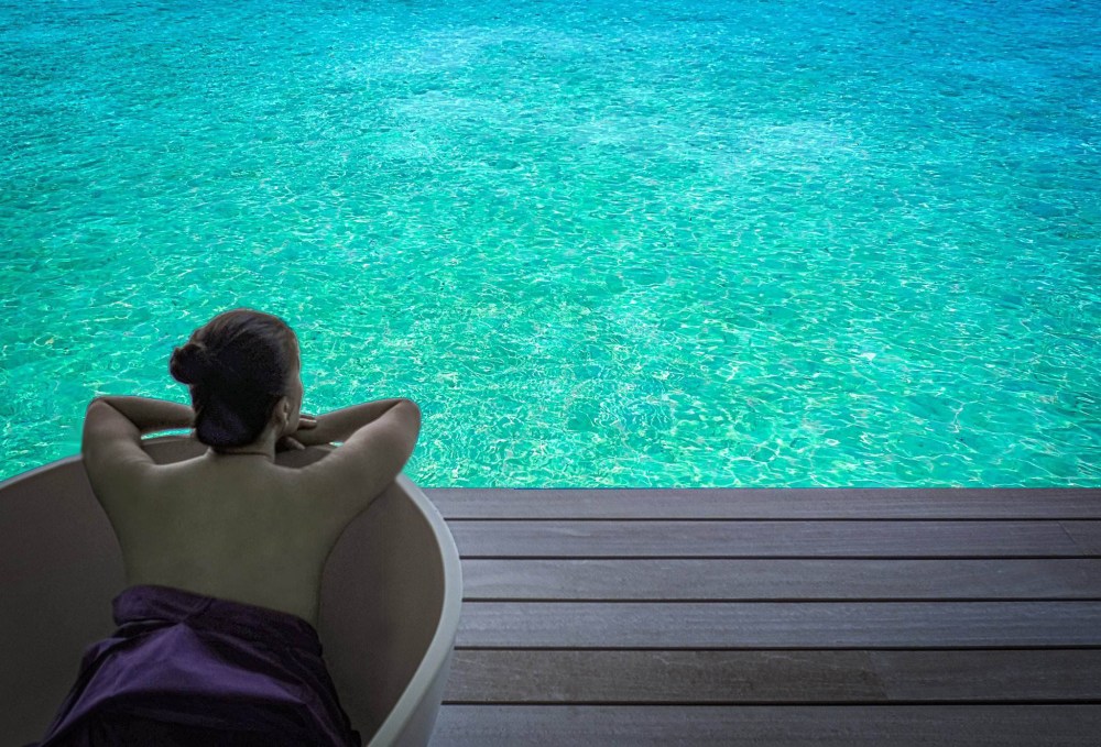 Duniye Spa Hurawalhi Maldives, overwater spa Maldives, www.BarefootLuxe. net